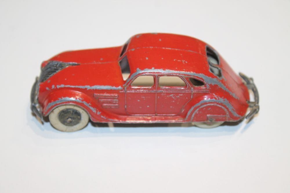 Dinky 030a Chrysler Airflow Pre-War | red | Excellent
