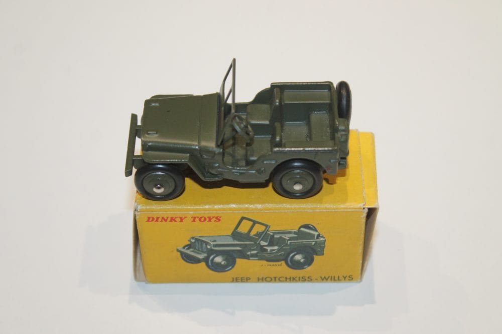 Detailed image of French Dinky Toys 080B Willys Hotchkiss Jeep on box.