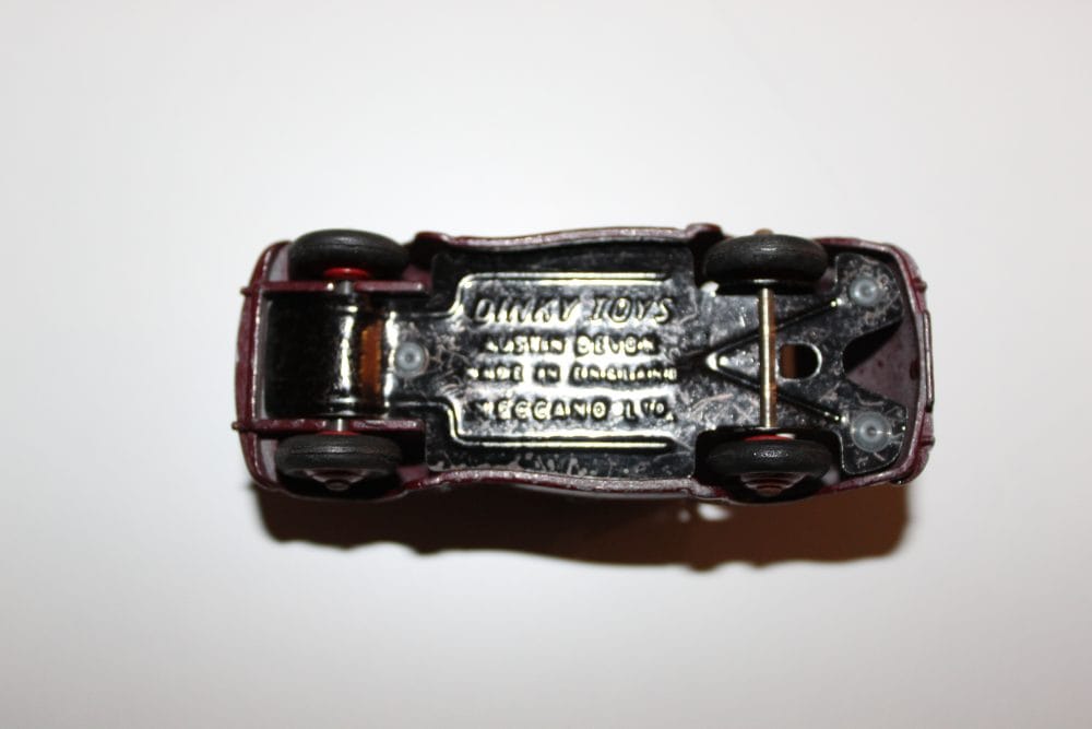 Vintage Dinky Toys Austin Devon model car, diecast collectible for enthusiasts.