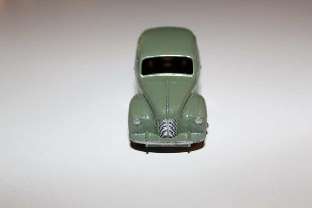 Vintage Dinky Toys 040d Austin Devon diecast model car for collectors.