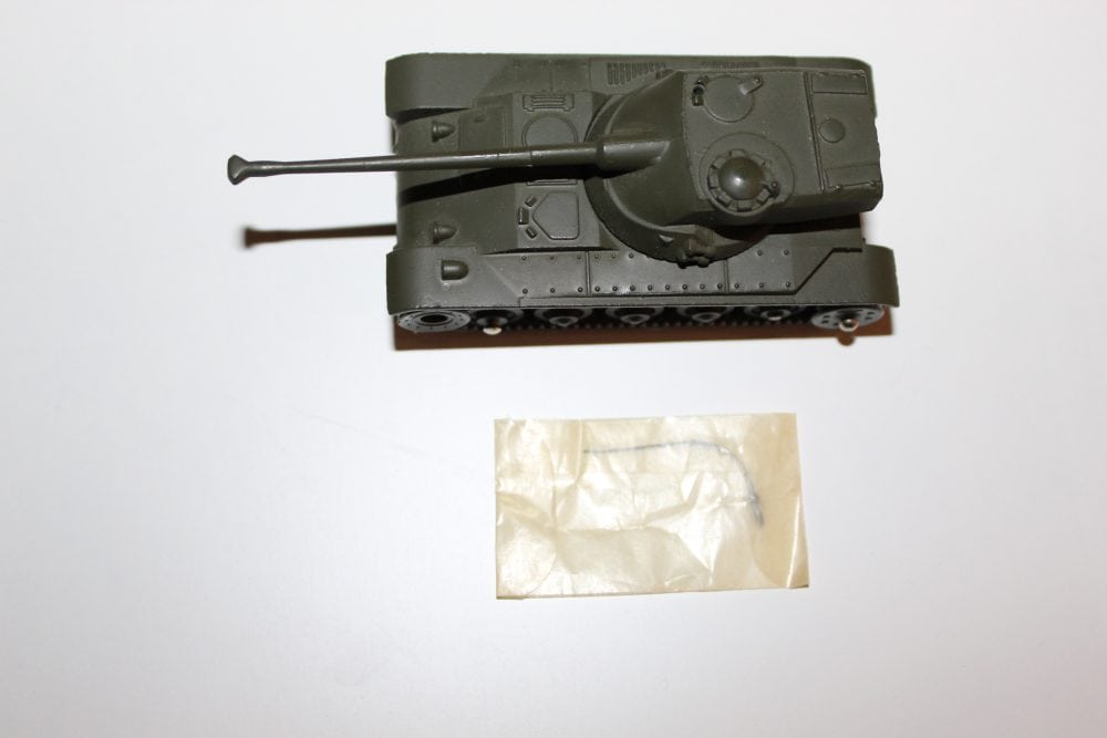 Dinky Toys 801 A.M.X. 13 T tank model from French Dinky Toys collection, detailed miniature military.