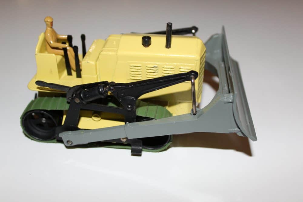 Vintage French Dinky Toys 801 A.M.X. 13 T military tank model for collectors.