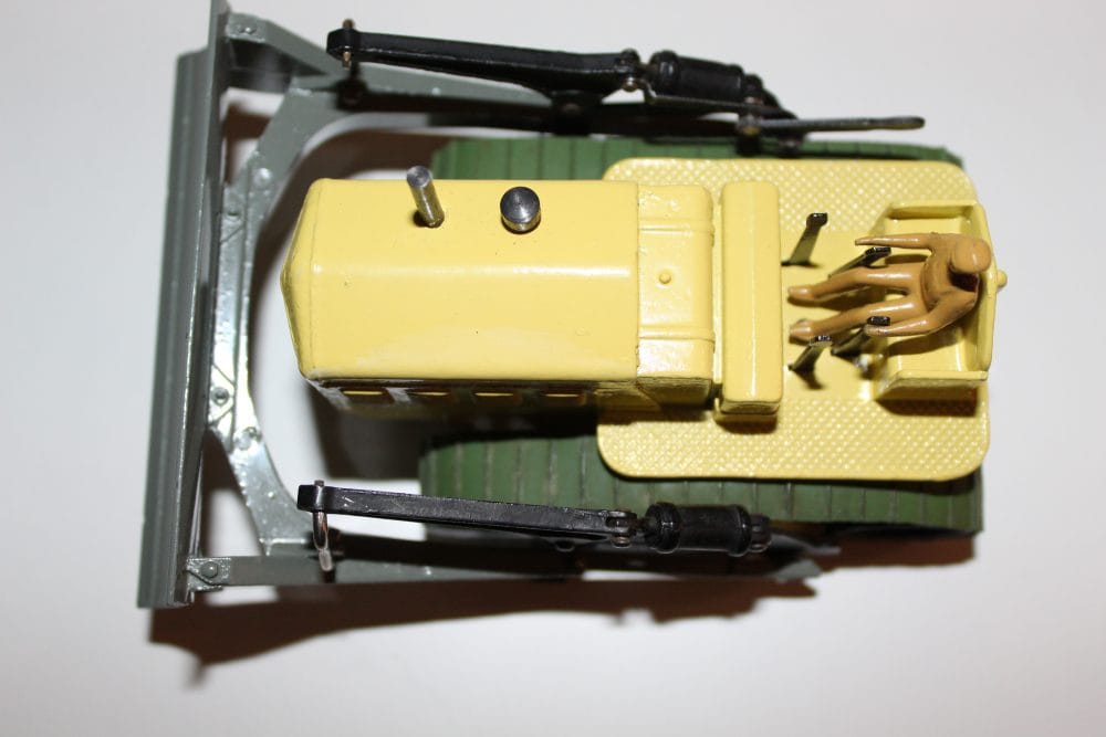 Dinky Toys 801 A.M.X. 13 T tank model from the French Dinky Toys collection, detailed miniature mili.
