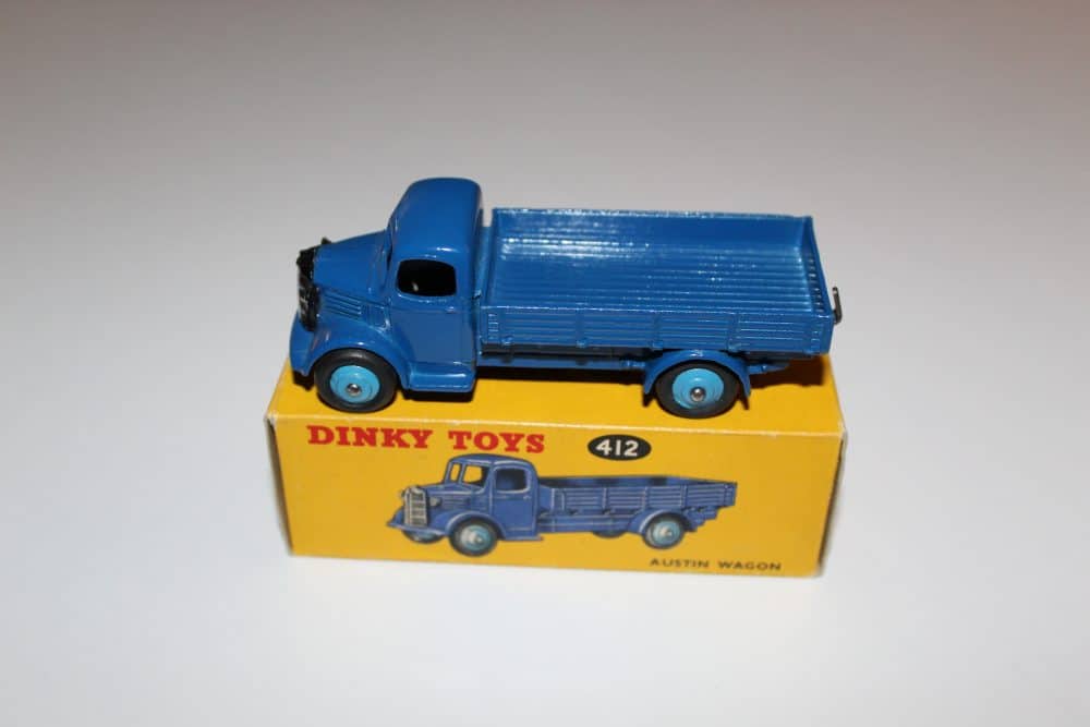 Vintage Dinky Toys 412 Austin Wagon model for collectors.