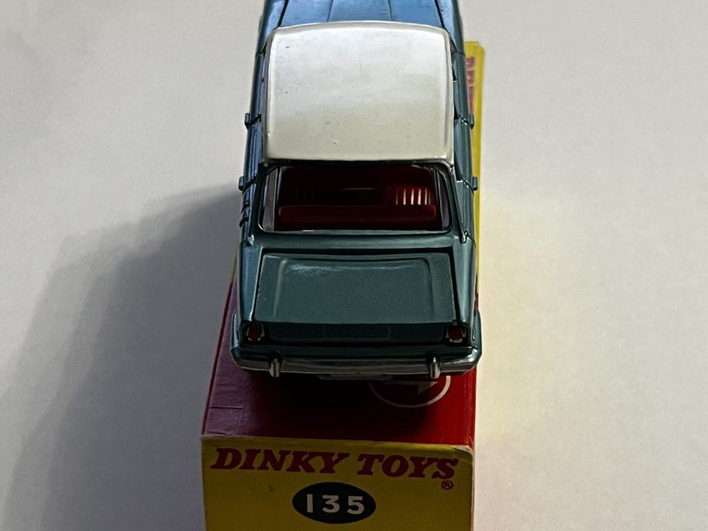 Detailed diecast model of Triumph 2000 car for collectors.