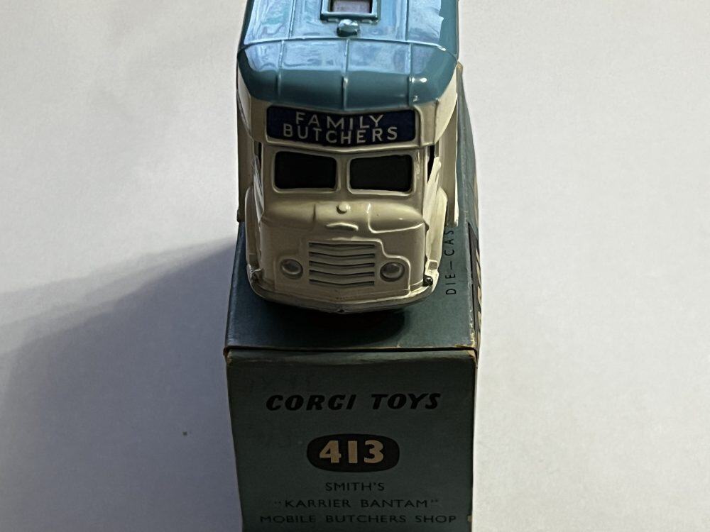 Dinky Toys 135 Triumph 2000 diecast model on box, vintage collectible car.