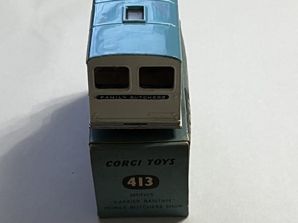 Vintage Dinky Toys 135 Triumph 2000 diecast model, collectible toy car for enthusiasts.