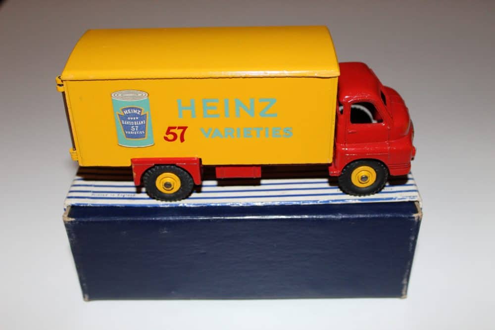 Dinky Toys 923 Bedford lorry with Baked Beans branding, collectible diecast model for enthusiasts.