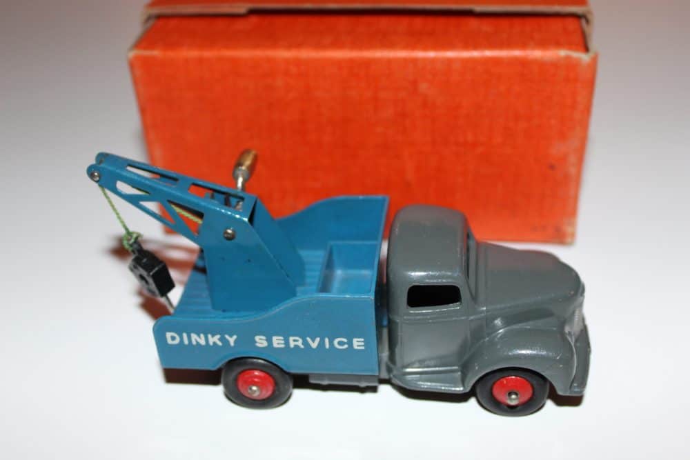 Vintage Dinky Toys 025X Commer breakdown truck with blue cab and grey chassis.