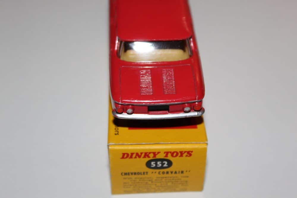 Vintage Dinky Toys 552 Chevrolet Corvair diecast model car, part of French Dinky Toys collection.