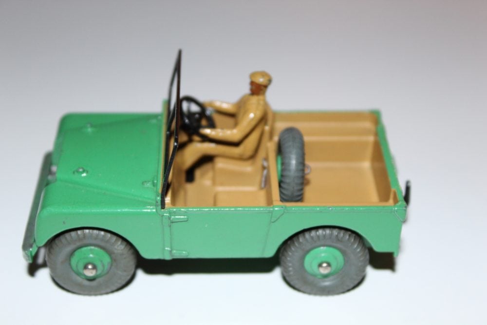 Dinky Toy Land Rover 027d/340 vintage diecast model with driver, green color.