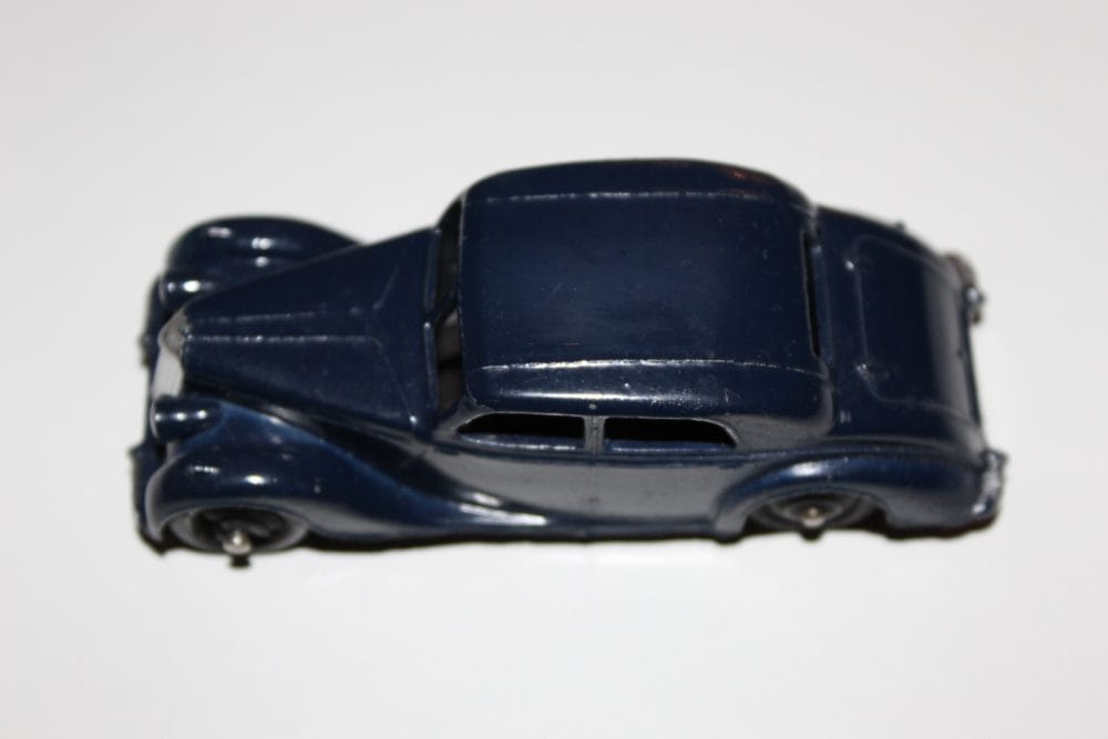 Vintage Dinky Toys 040a Riley Saloon diecast model car for collectors.