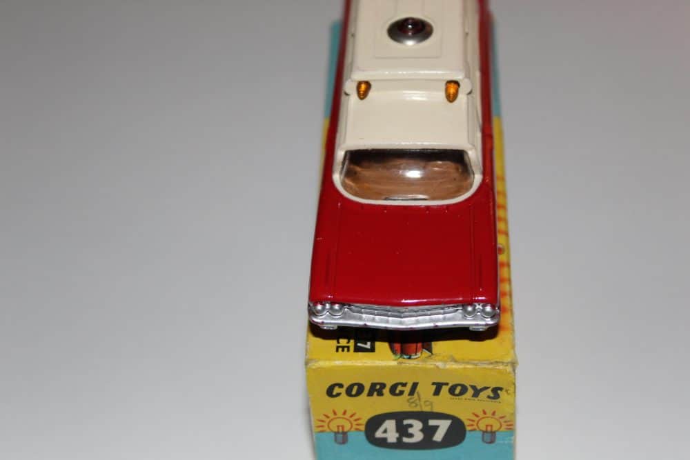 Vintage Dinky Toys 24E Renault Dauphine car on original box.