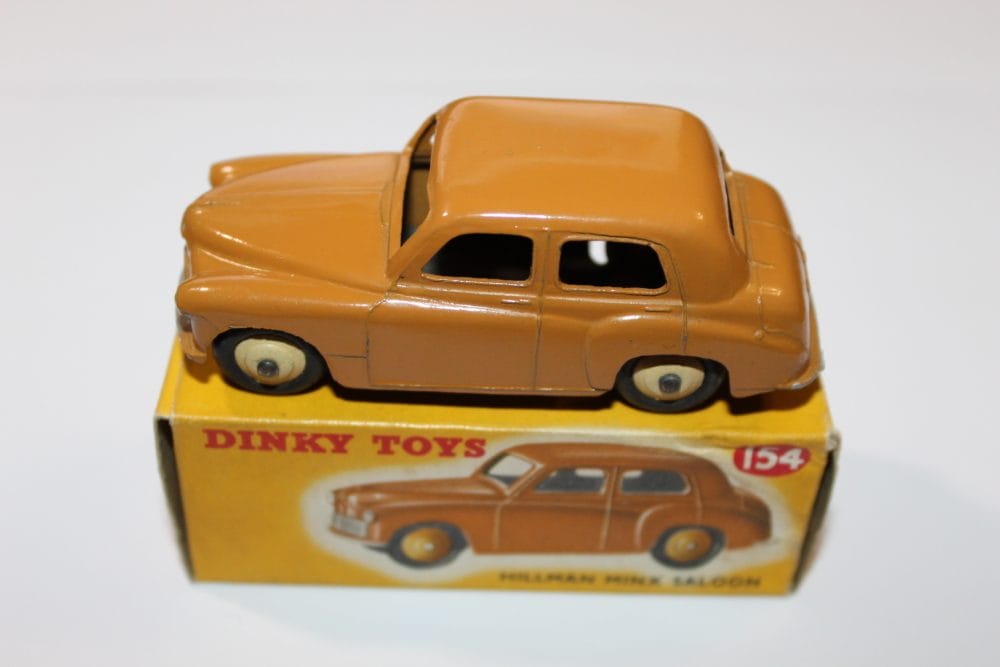 Vintage Dinky Toys 24E Renault Dauphine model car for collectors.