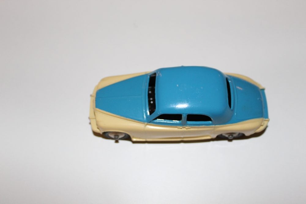 Dinky Toys 156 Rover 75 diecast model car, vintage collectible toy, blue and cream color.