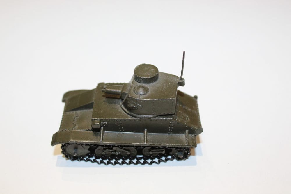 Dinky Toys 152a US Export Light Tank model for collectors and military enthusiasts.