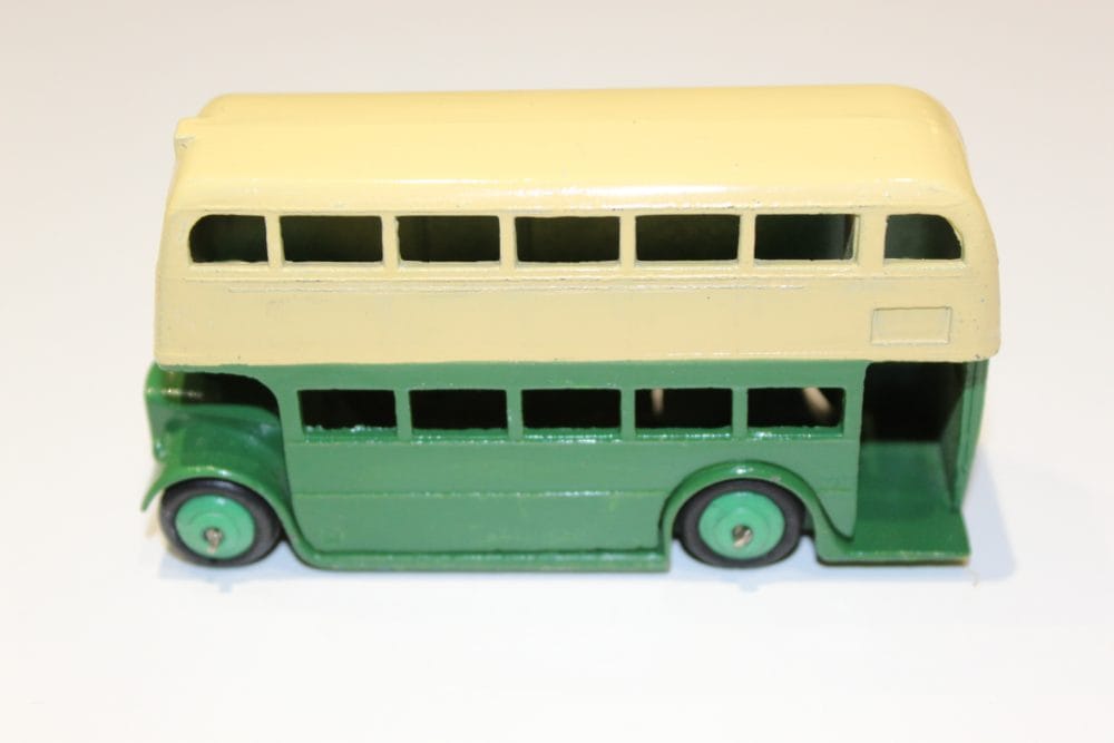 Dinky Toys 151a US Export Medium Tank model in green and cream colors.