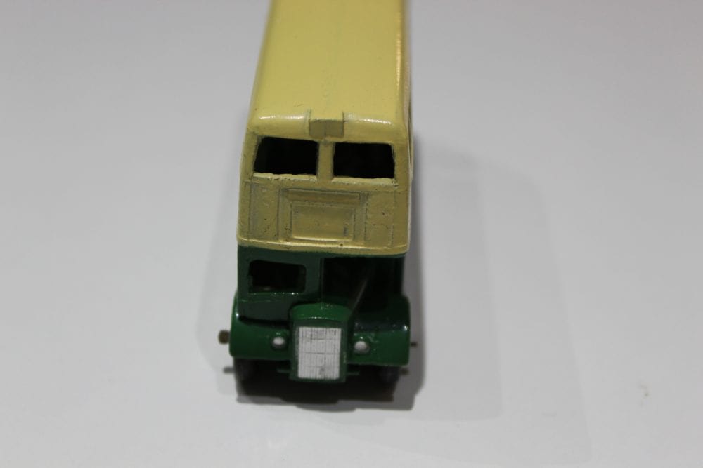 Dinky Toys 151a US Export Medium Tank model, vintage diecast military vehicle for collectors.