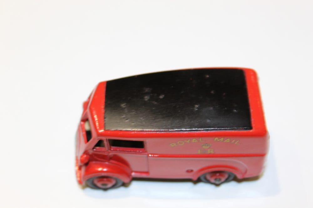 Vintage Dinky Toys 260 Morris Royal Mail Van model for collectors.