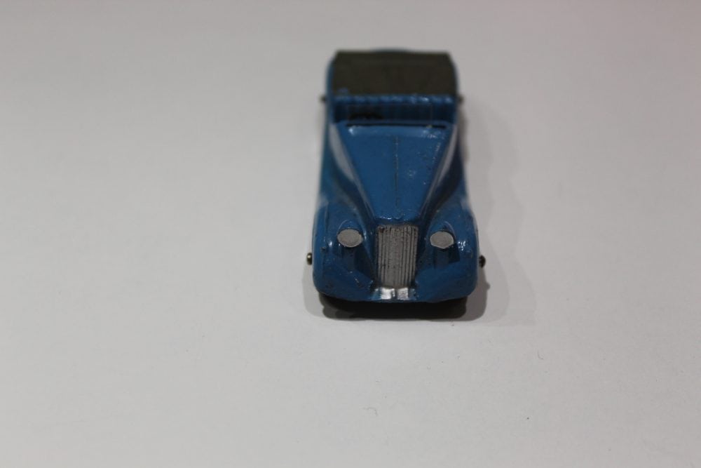 Dinky Toys Sunbeam Talbot 038b diecast model car on white background.