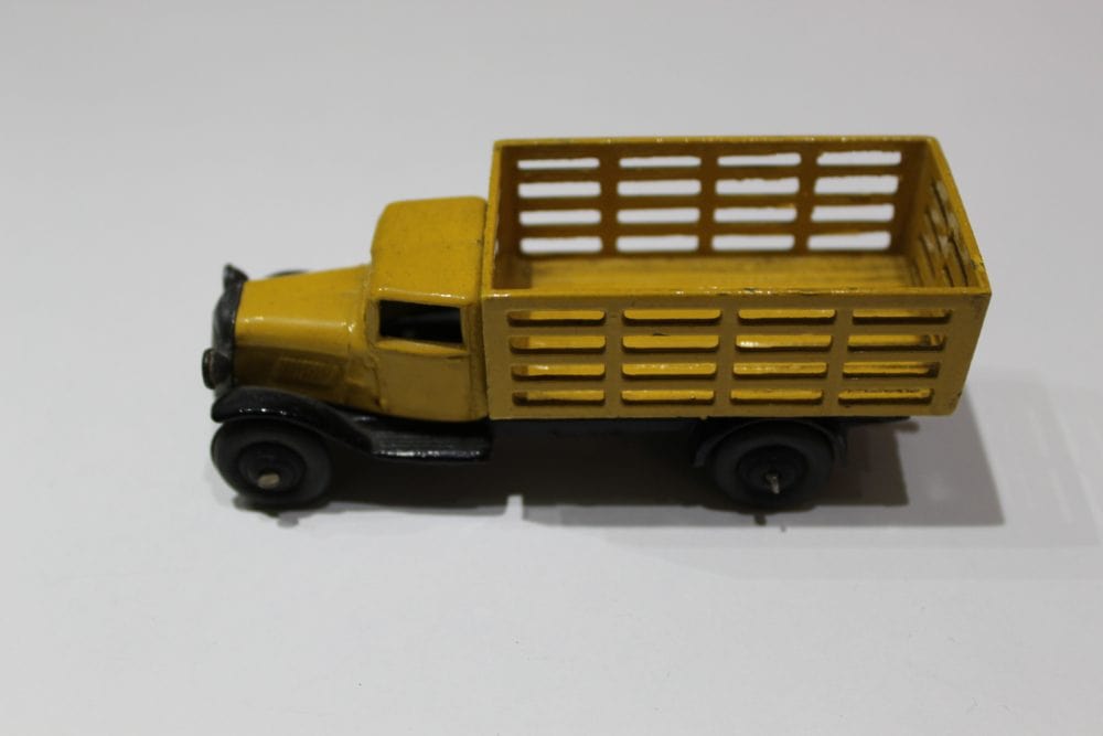 Vintage Dinky Toys 025F Market Gardeners Lorry model, pre-war toy vehicle for collectors.