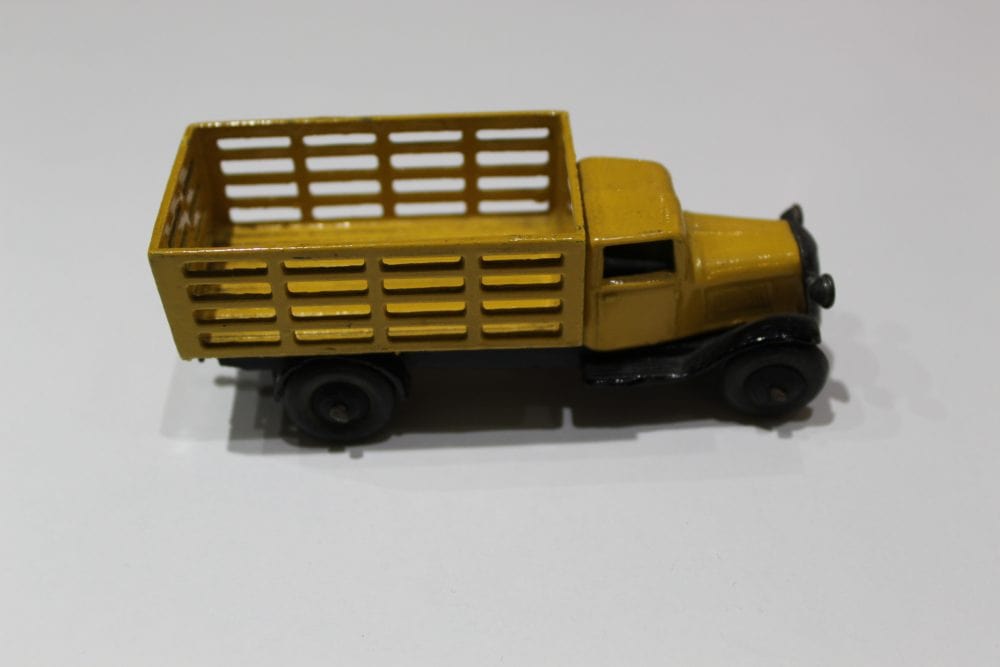 Dinky Toys 025F Market Gardeners Lorry Type 2 Pre-War for diecast collectors.