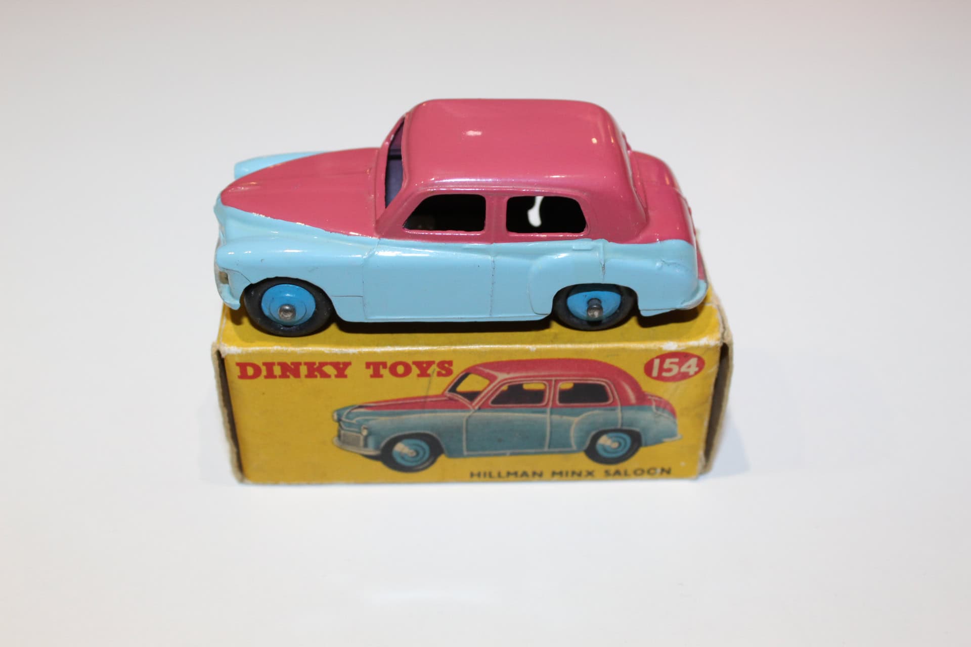 Dinky 154 Hillman Minx | end spots | Almost Mint