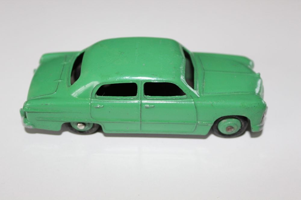 Vintage Dinky Toys 139a Ford Forder diecast model car for collectors.