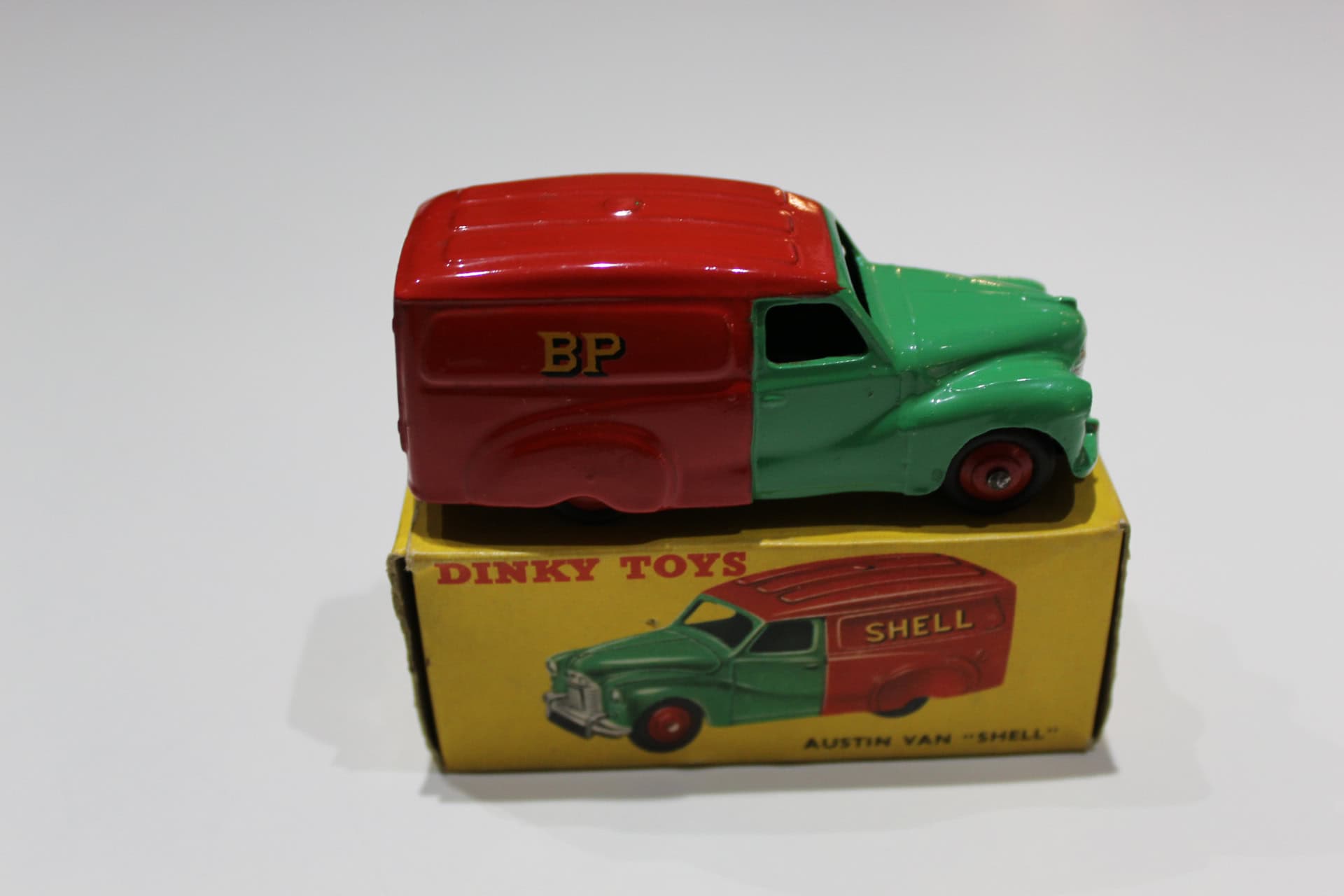 CC061 DINKY TOYS GB #250 Austin Mini Cooper S Police - Speedwheels A/- EUR 39,99 - FR