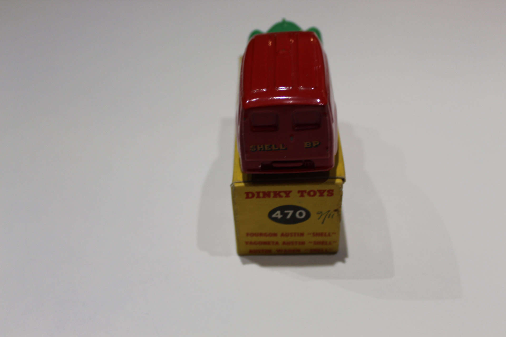 Vintage Dinky Toys 470 Austin Shell Van model for collectors.