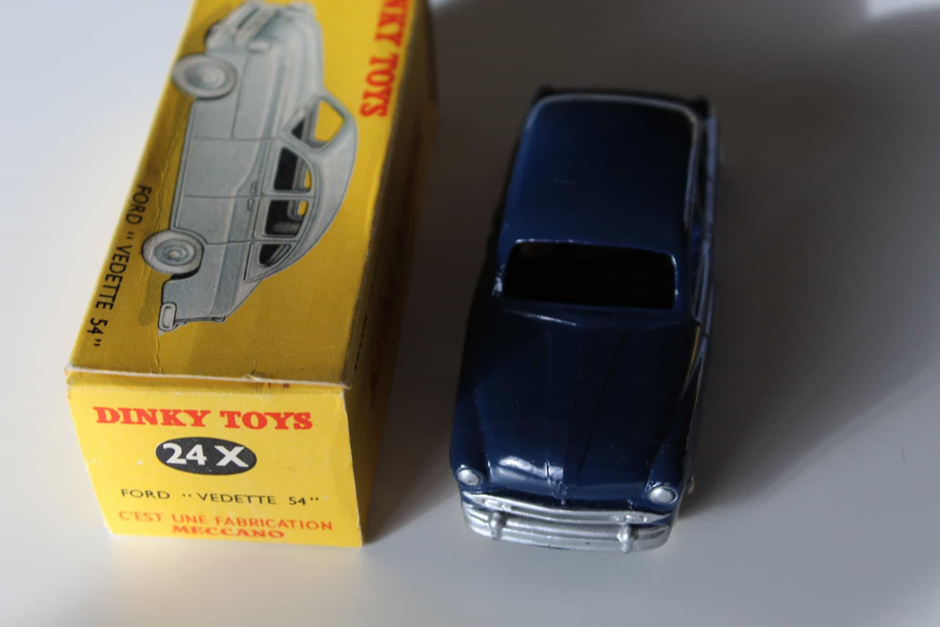 Vintage Dinky Toys 24X Ford Vedette model car from 1954.