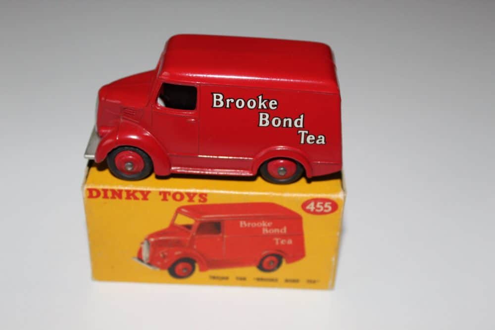 Vintage Dinky Toys 455 Trojan Brooke Bond Tea Van, collectible model.