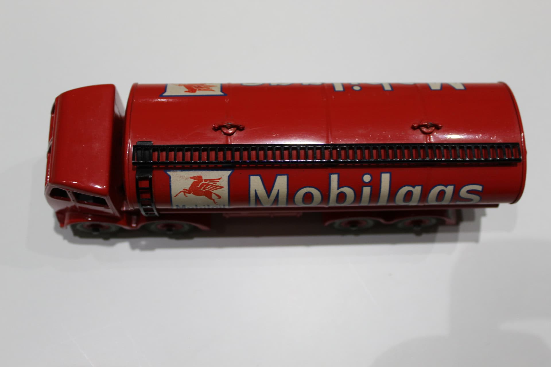 Dinky Toys 504/941 Foden Mobilgas Tanker 1st issue, diecast model, vintage collectible.