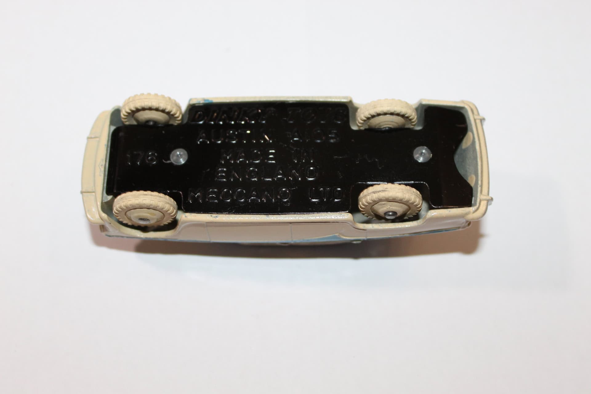 Dinky Toys 170 Ford Forder Lowline diecast model car, vintage toy collectible.