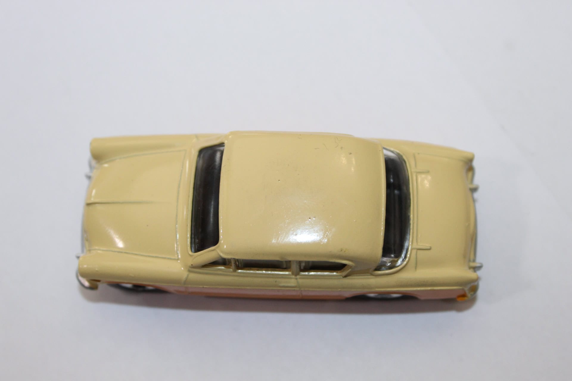 Vintage Dinky Toys 166 Sunbeam Rapier diecast model car for collectors.