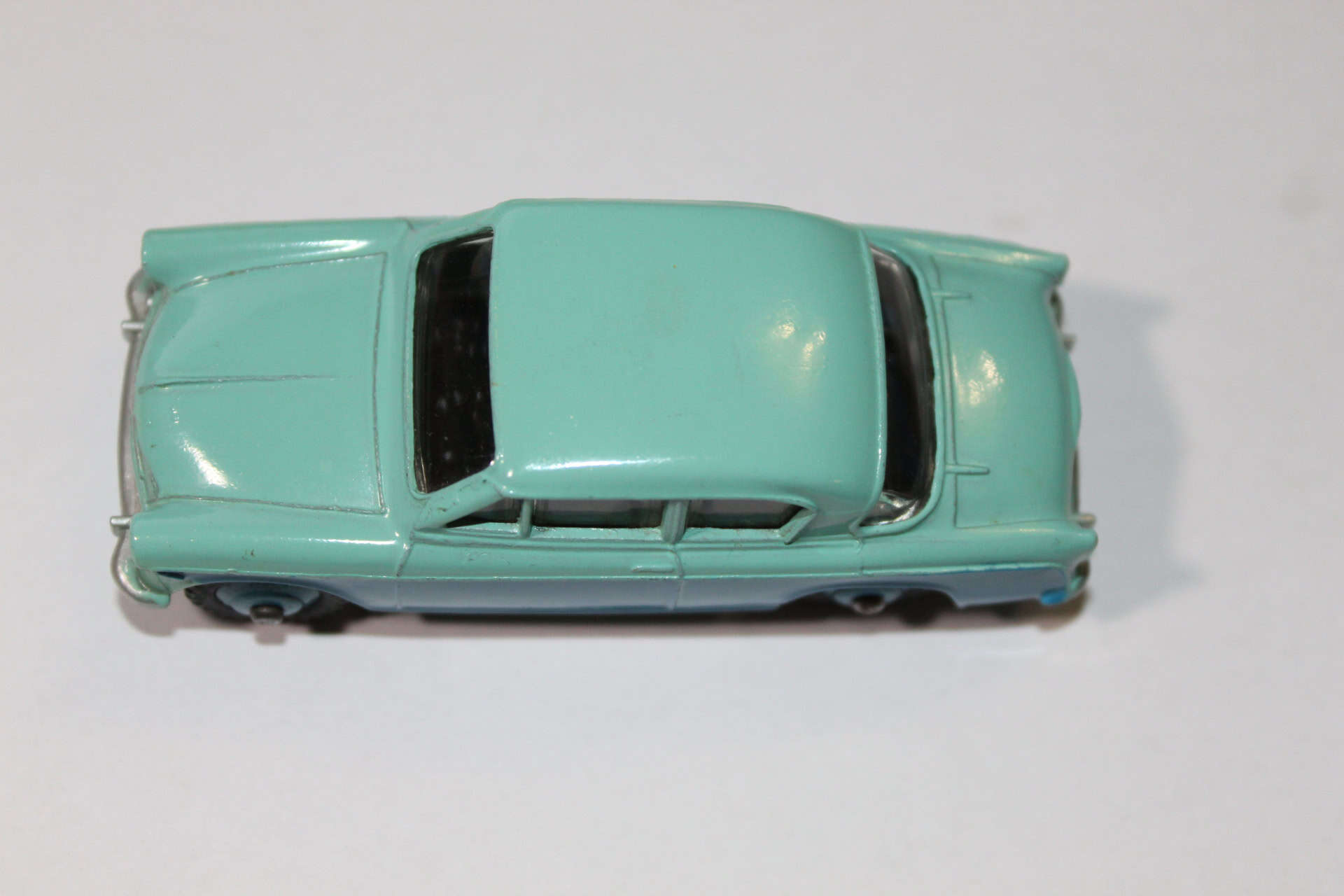 Vintage Dinky Toys 166 Sunbeam Rapier model car in mint condition.