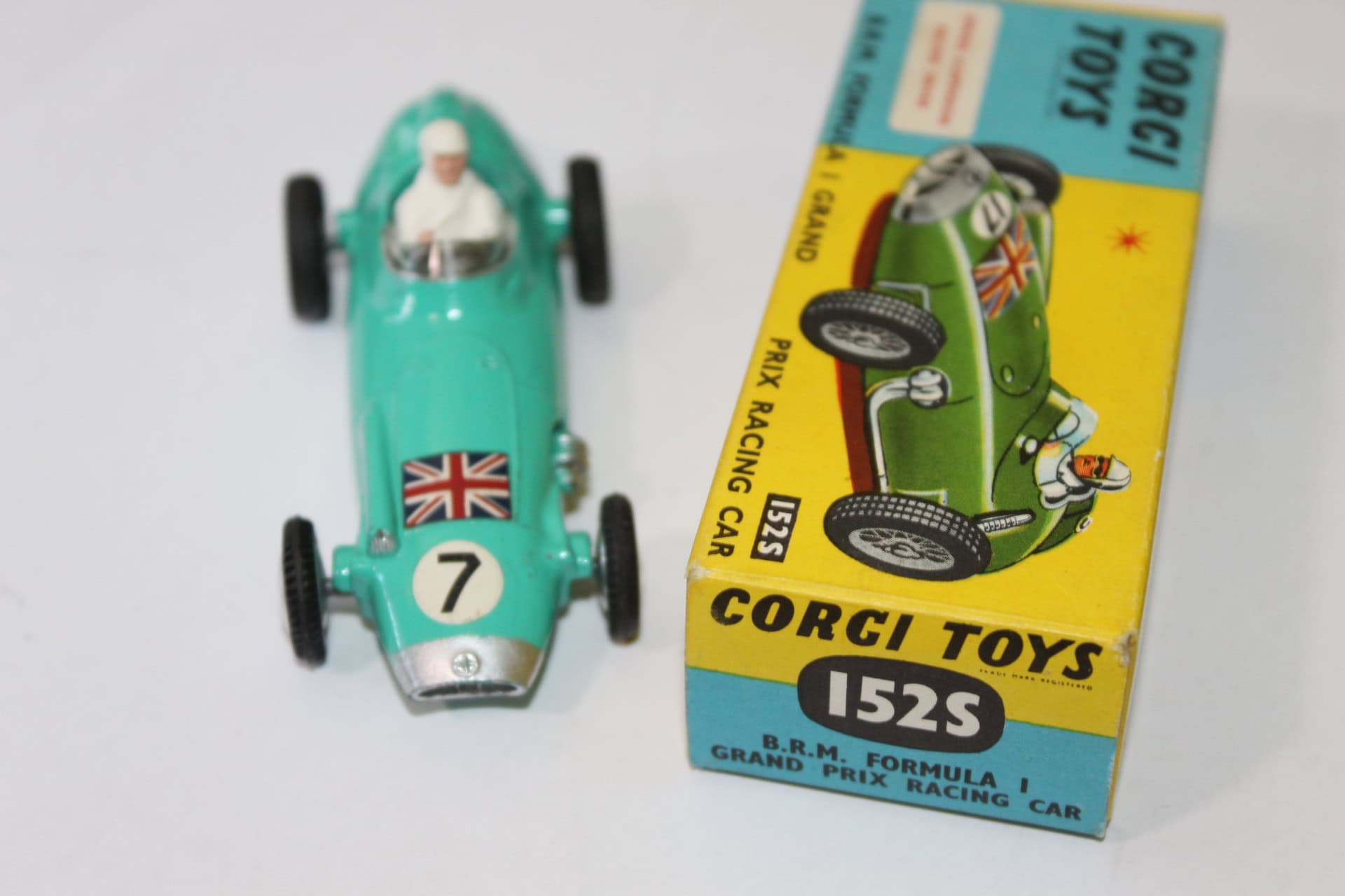 Vintage Corgi Toys 152S B.R.M. Formula 1 racing car with box, detailed miniature model.