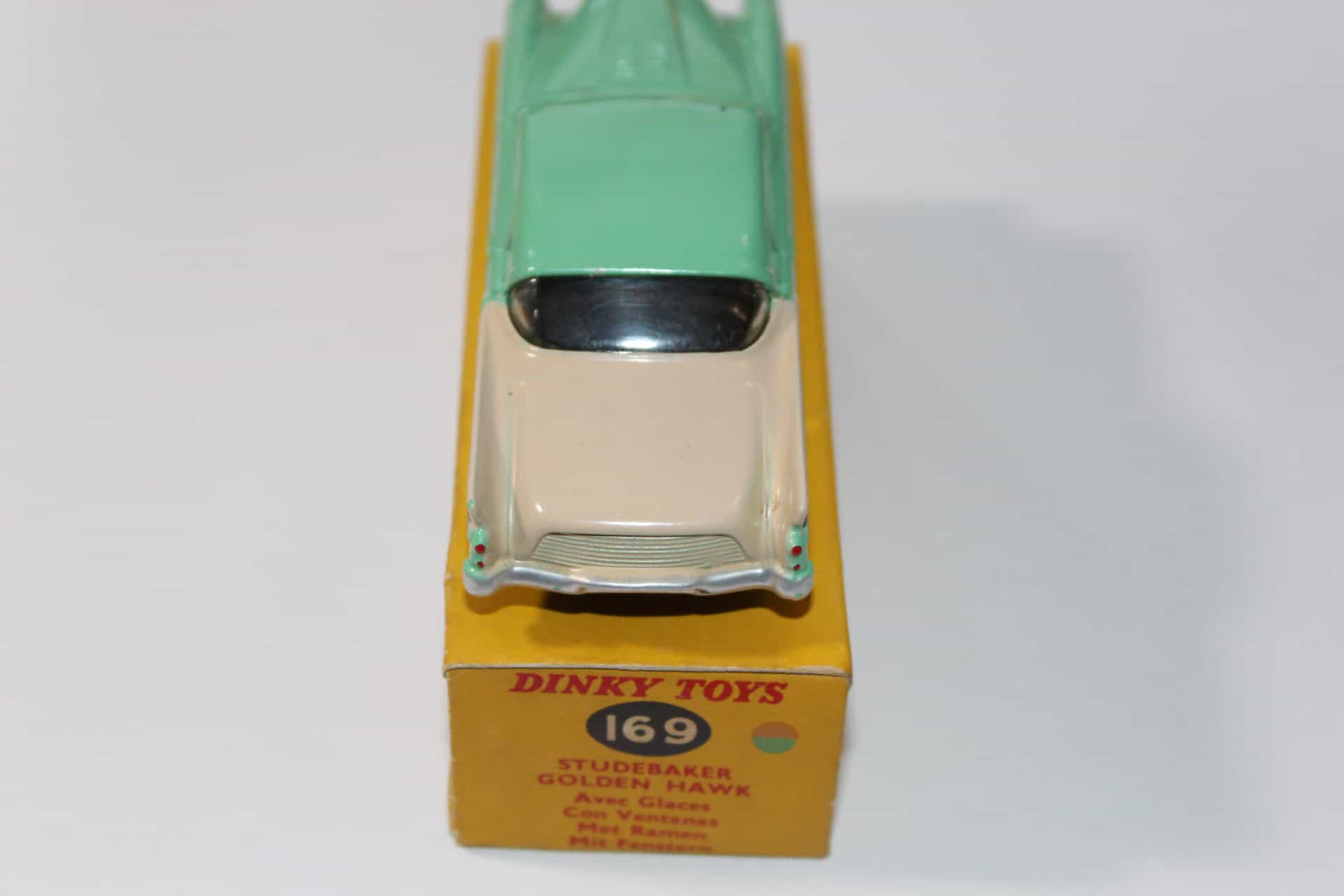 Detailed model of Corgi Toys 477 Land-Rover breakdown truck with vintage packaging.