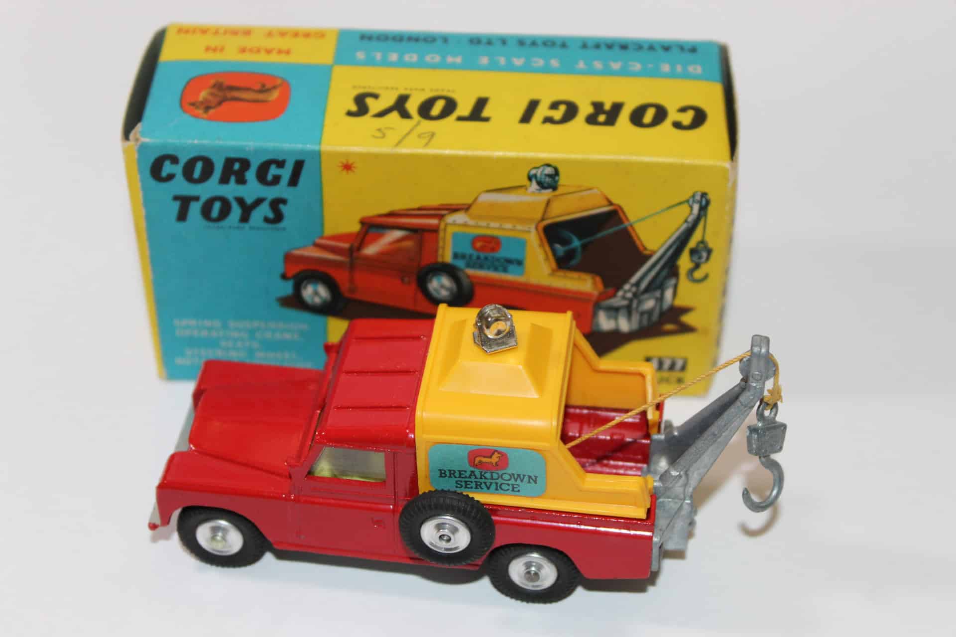 Detailed Corgi Toys 477 Land-Rover breakdown truck with box, vintage diecast model.