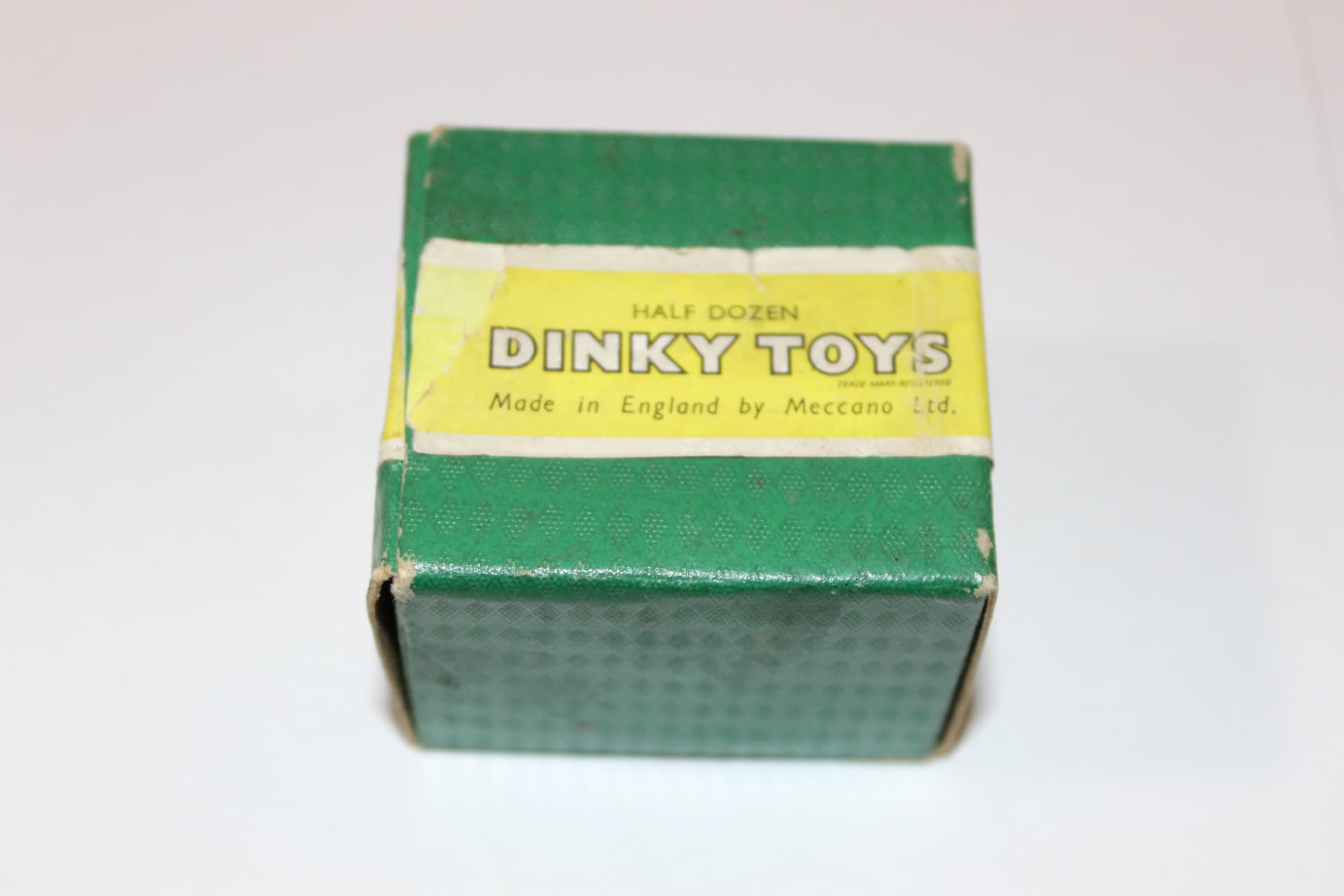 Dinky Toys No 760 trade box containing six miniature pillar boxes for model displays. box top