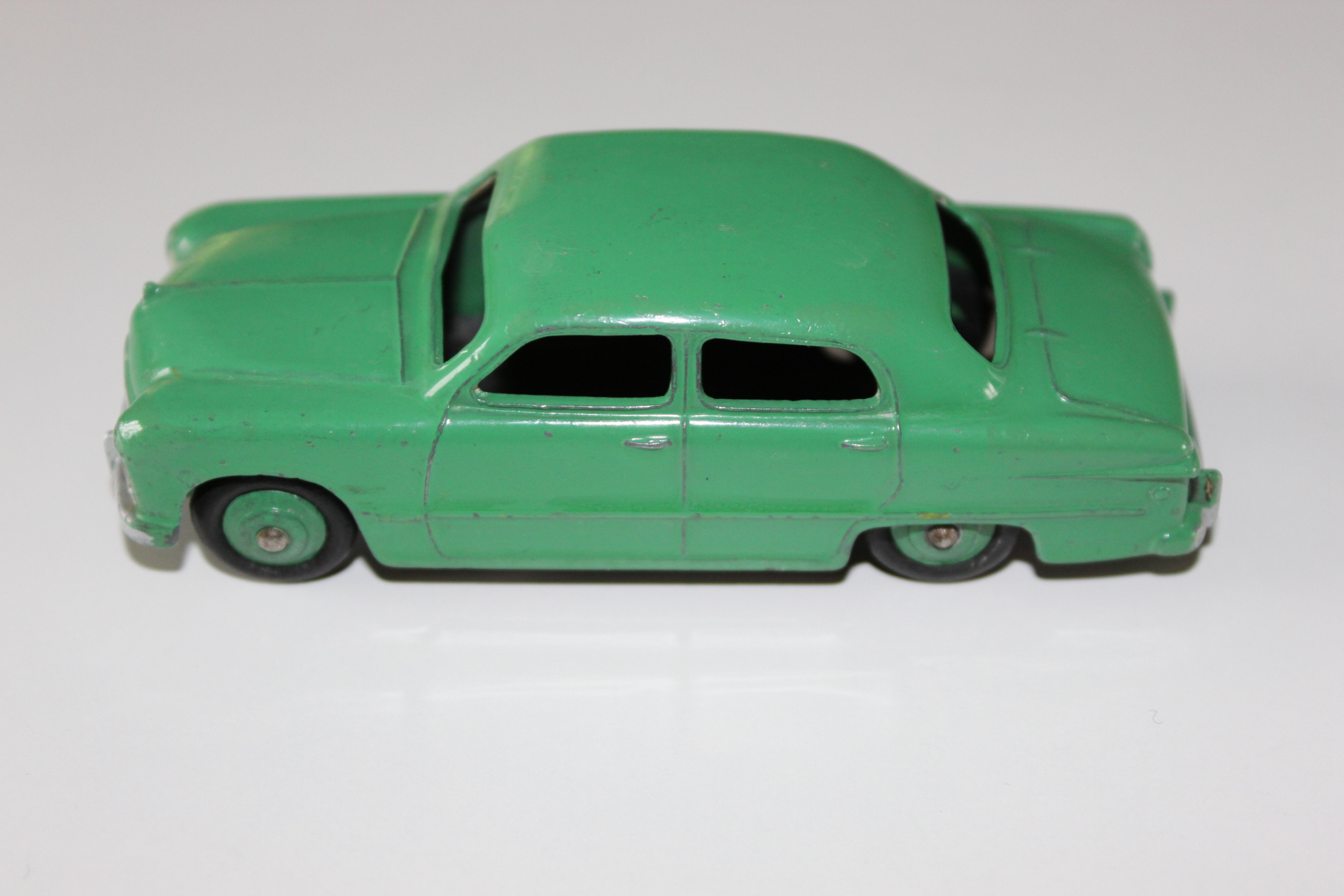 ford forder dinky toys 139a