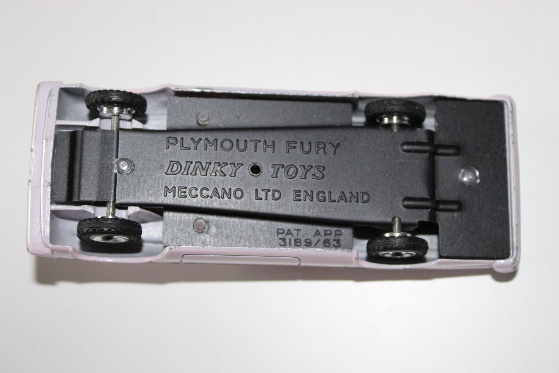 plymouth fury dinky toys 137 base