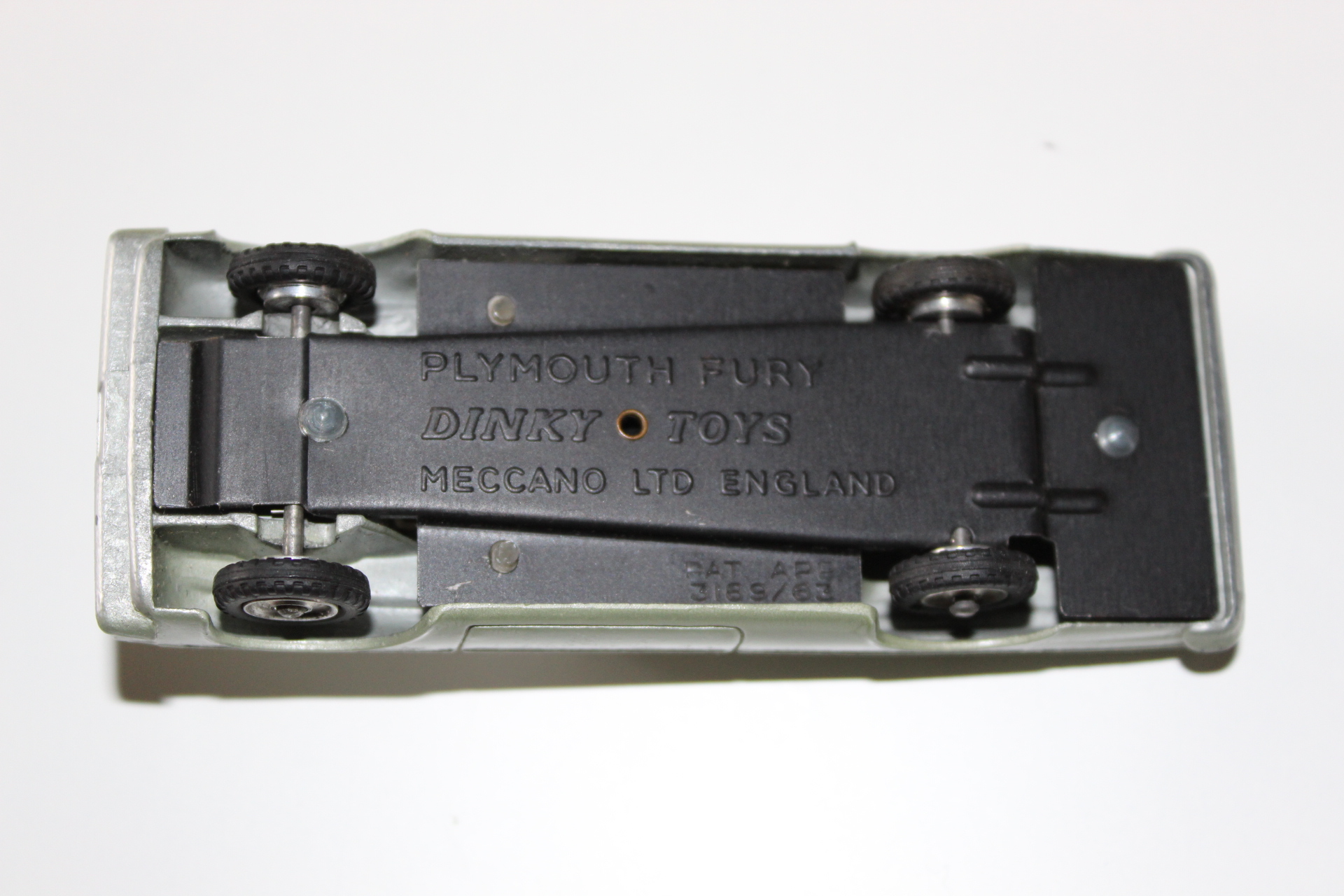 plymouth fury dinky toys 137 base