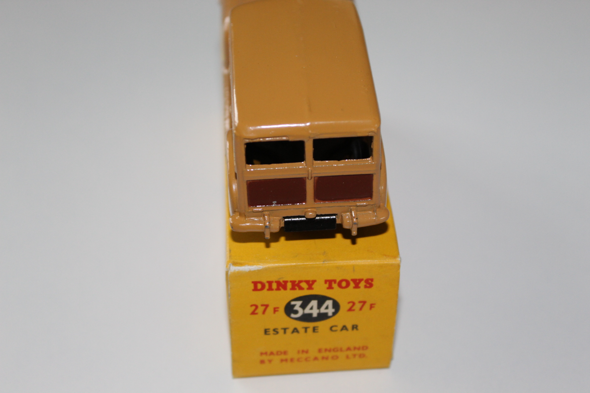 estate car dinky toys 27f-344 back