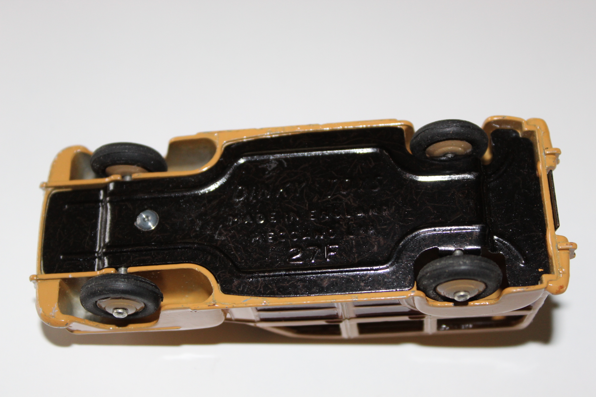 estate car dinky toys 27f-344 base