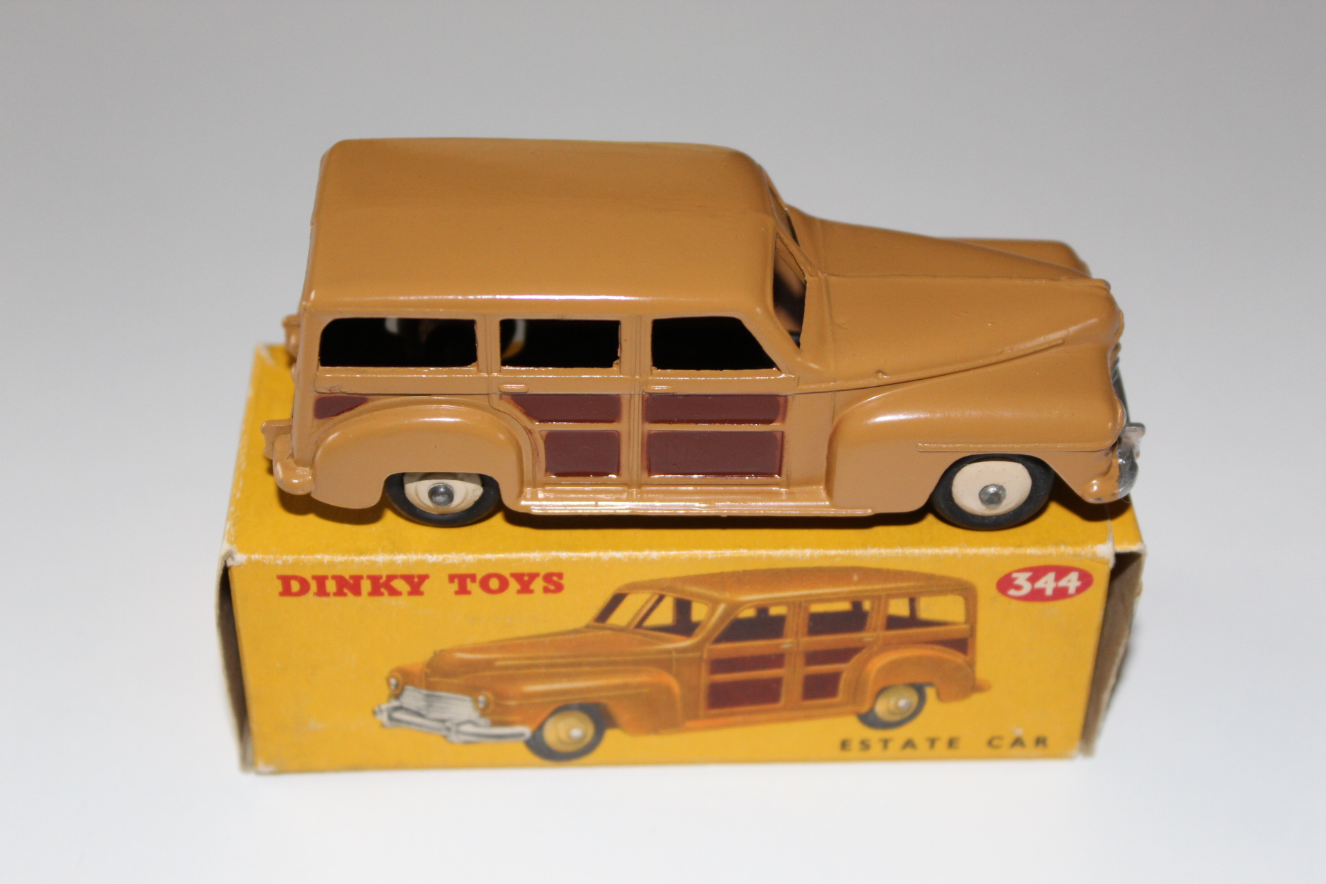 estate car dinky toys 344 side