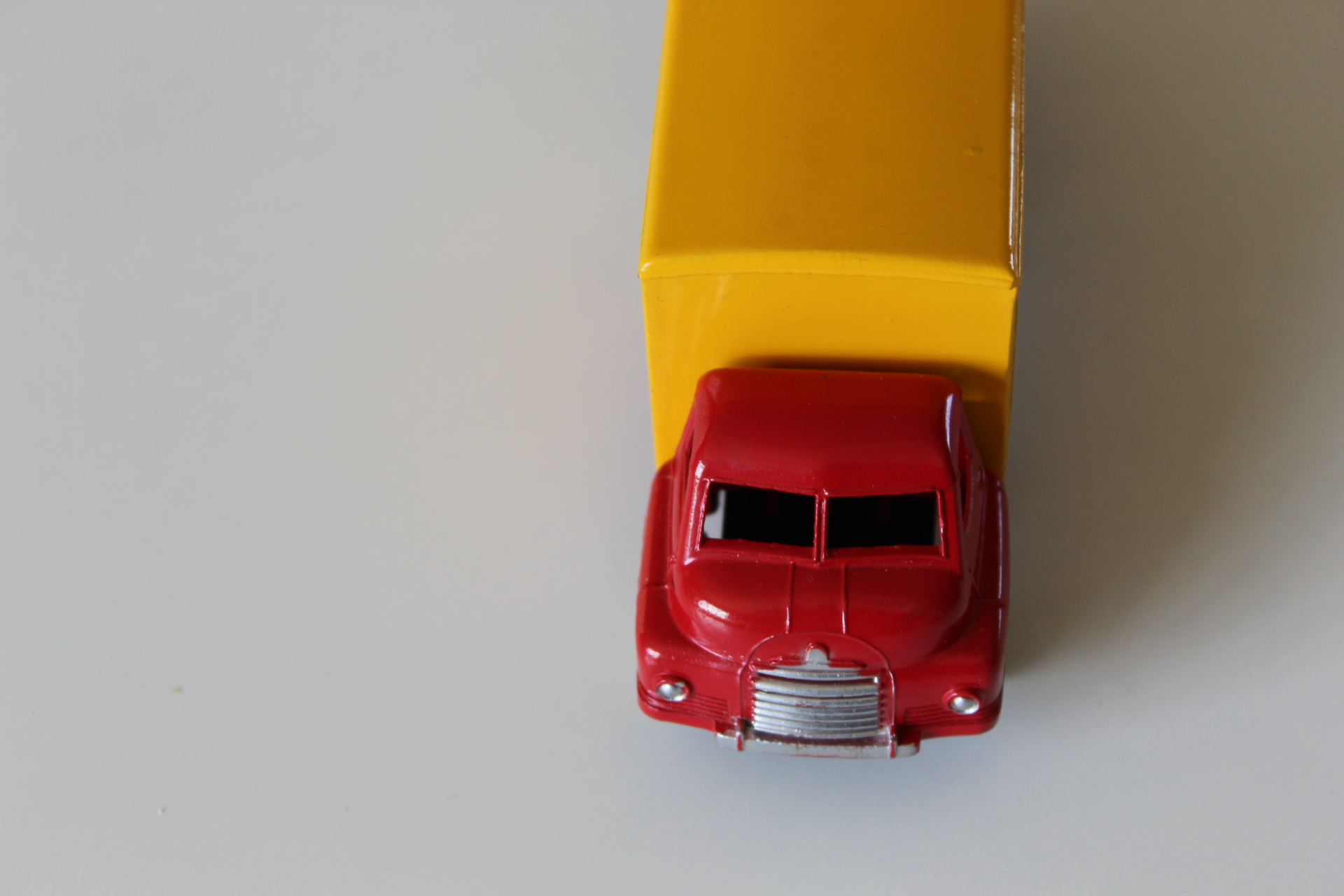 big bedford lorry heinz tomato bottle version dinky toys 923 front