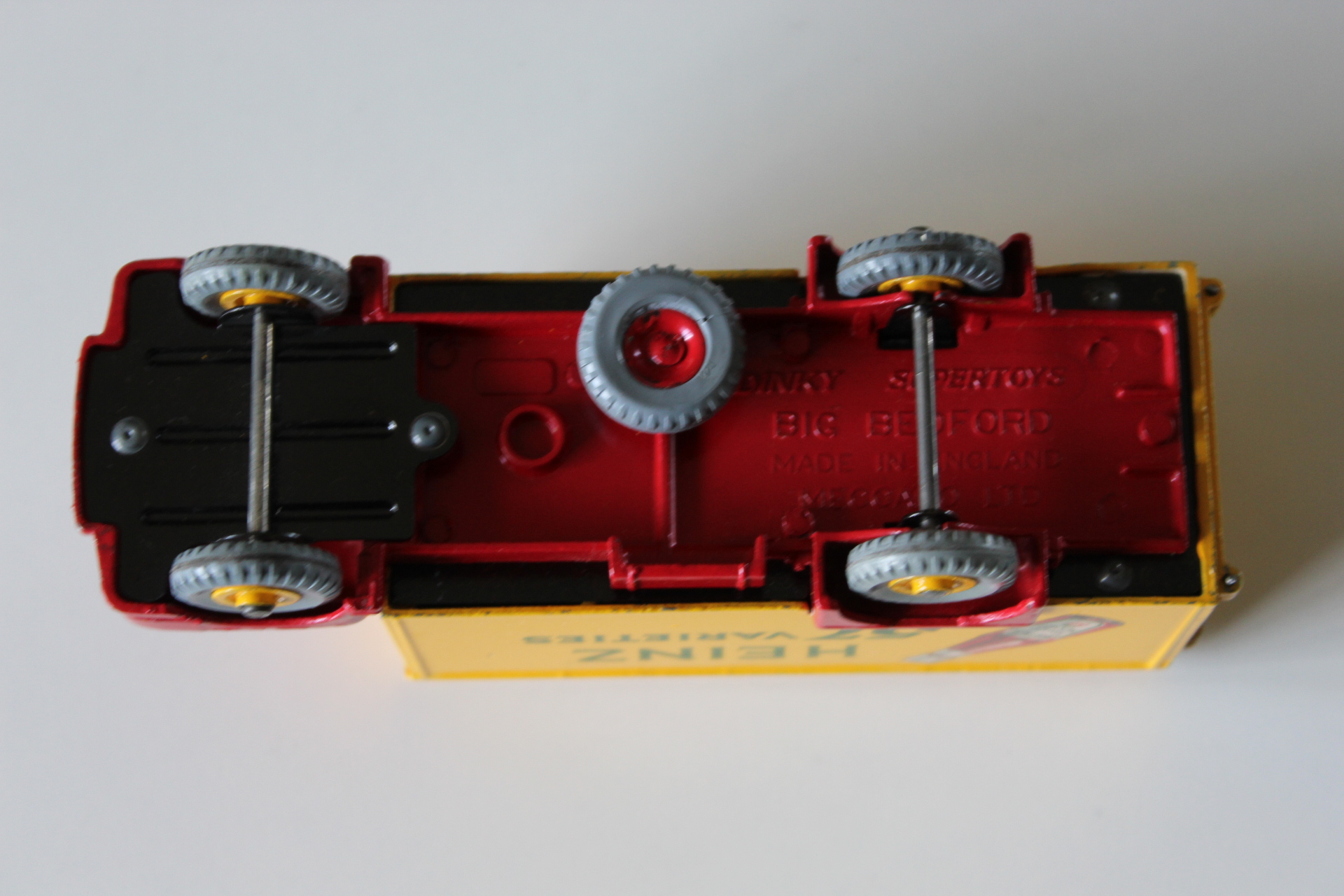 big bedford lorry heinz tomato bottle version dinky toys 923 base