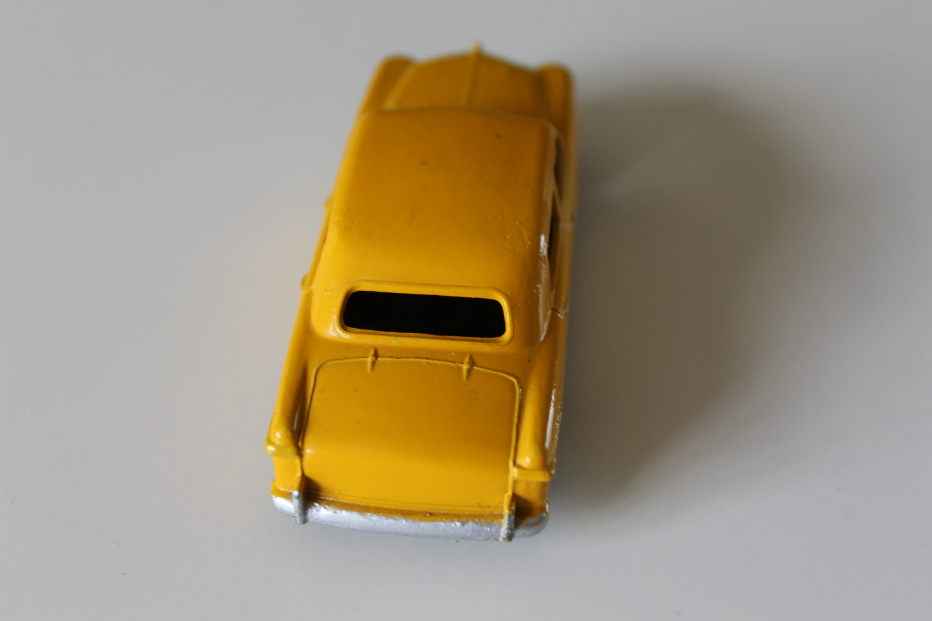 ford forder dinky toys 139a back