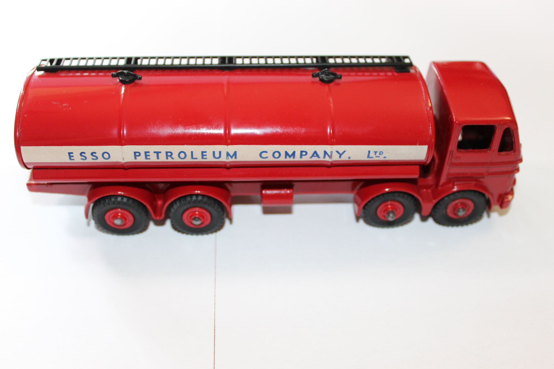 leyland octopus esso tanker dinky toys 943 side